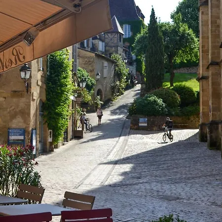 Barry Sarlat-la-Canéda