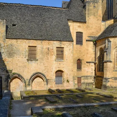 Barry Sarlat-la-Canéda