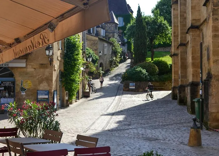 Barry Sarlat-la-Canéda