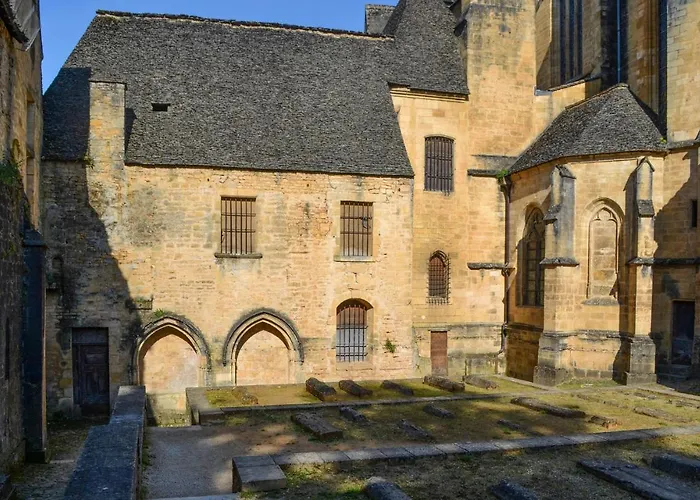 Barry Sarlat-la-Canéda